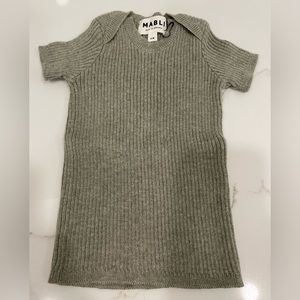 Brand new without tag short sleeve knit baby t shirt size 6 months